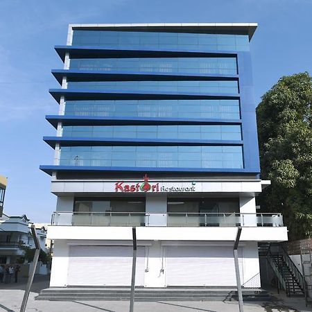 Hotel Sach Regency Ānand Extérieur photo