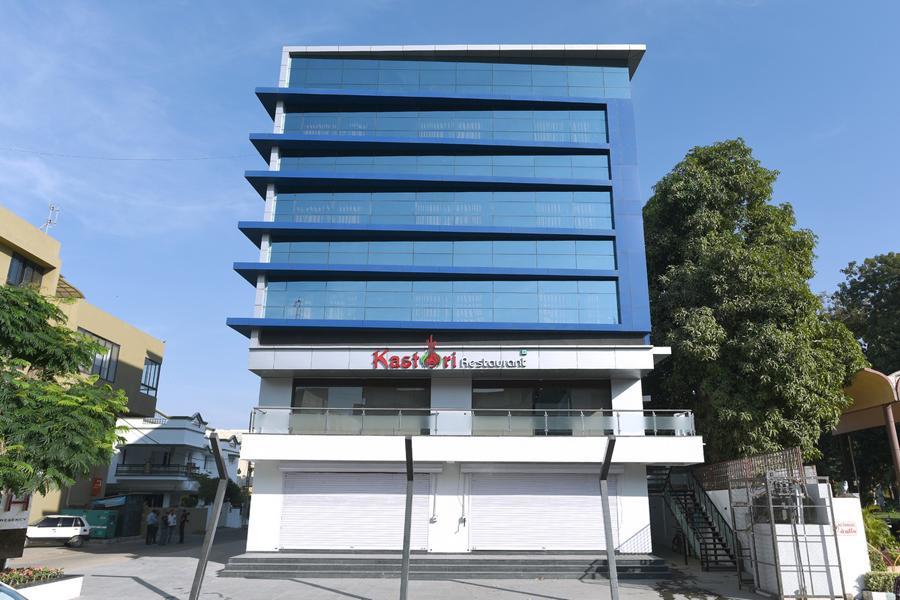 Hotel Sach Regency Ānand Extérieur photo