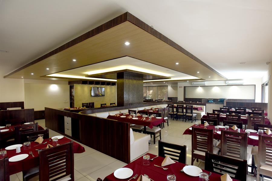 Hotel Sach Regency Ānand Extérieur photo